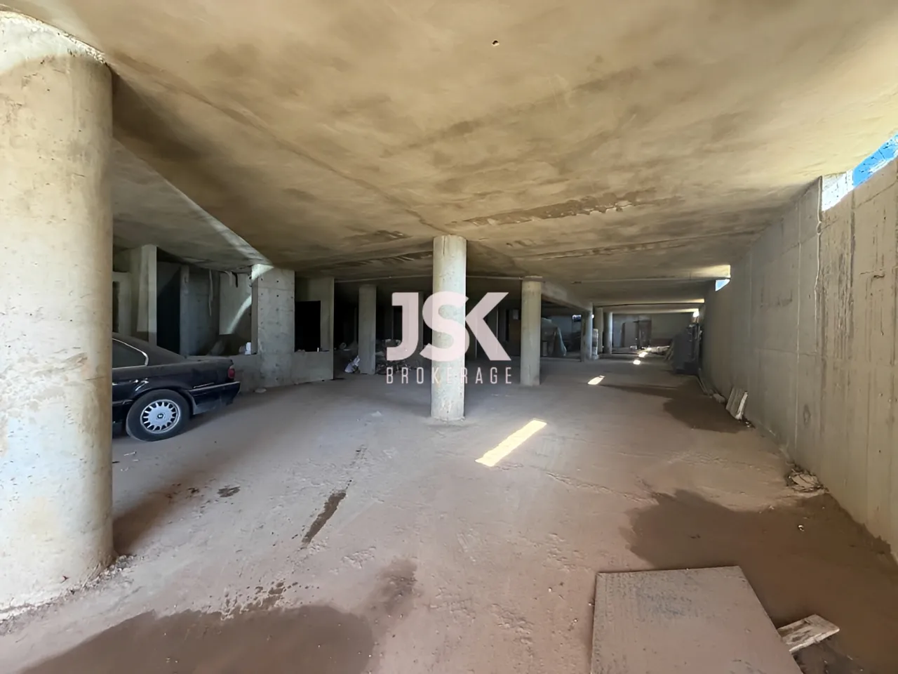 Building for Sale in Edde