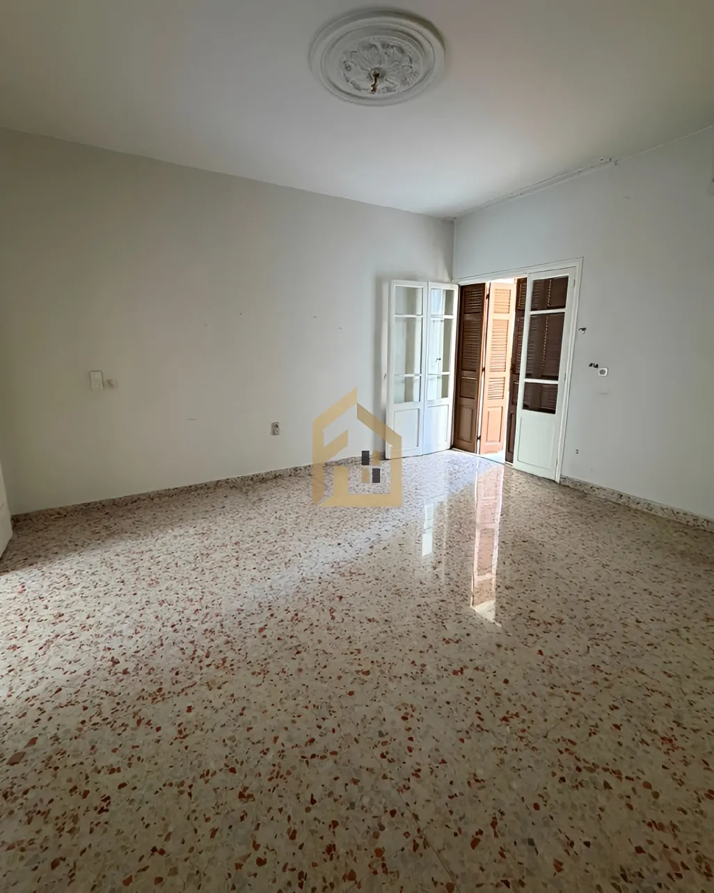 Apartment for rent in Achrafieh, Beirut, Lebanon - 3 bed, 2 bath
