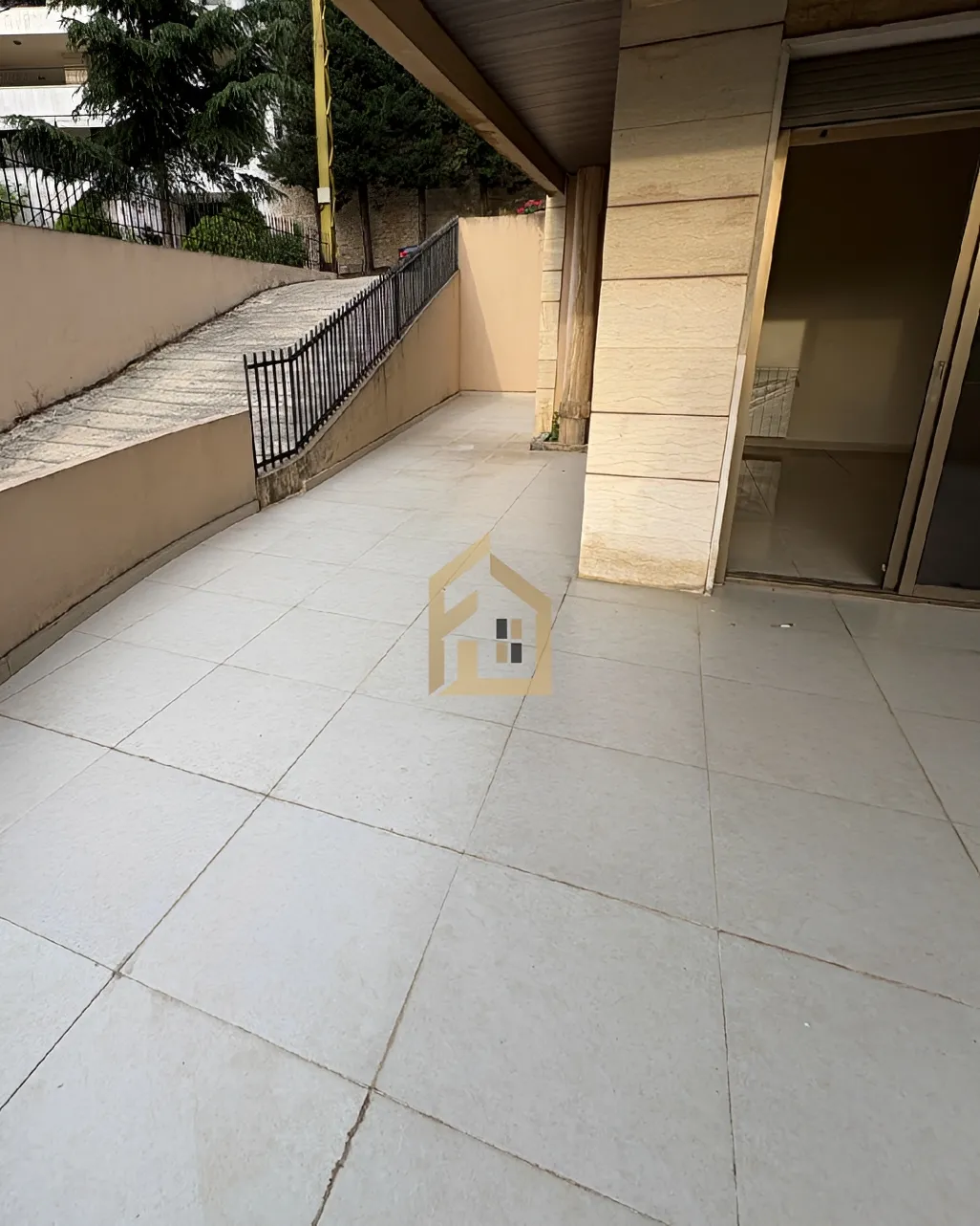 Apartment for sale in Mazraat Yachoua, Lebanon - 3 bed, 4 bath