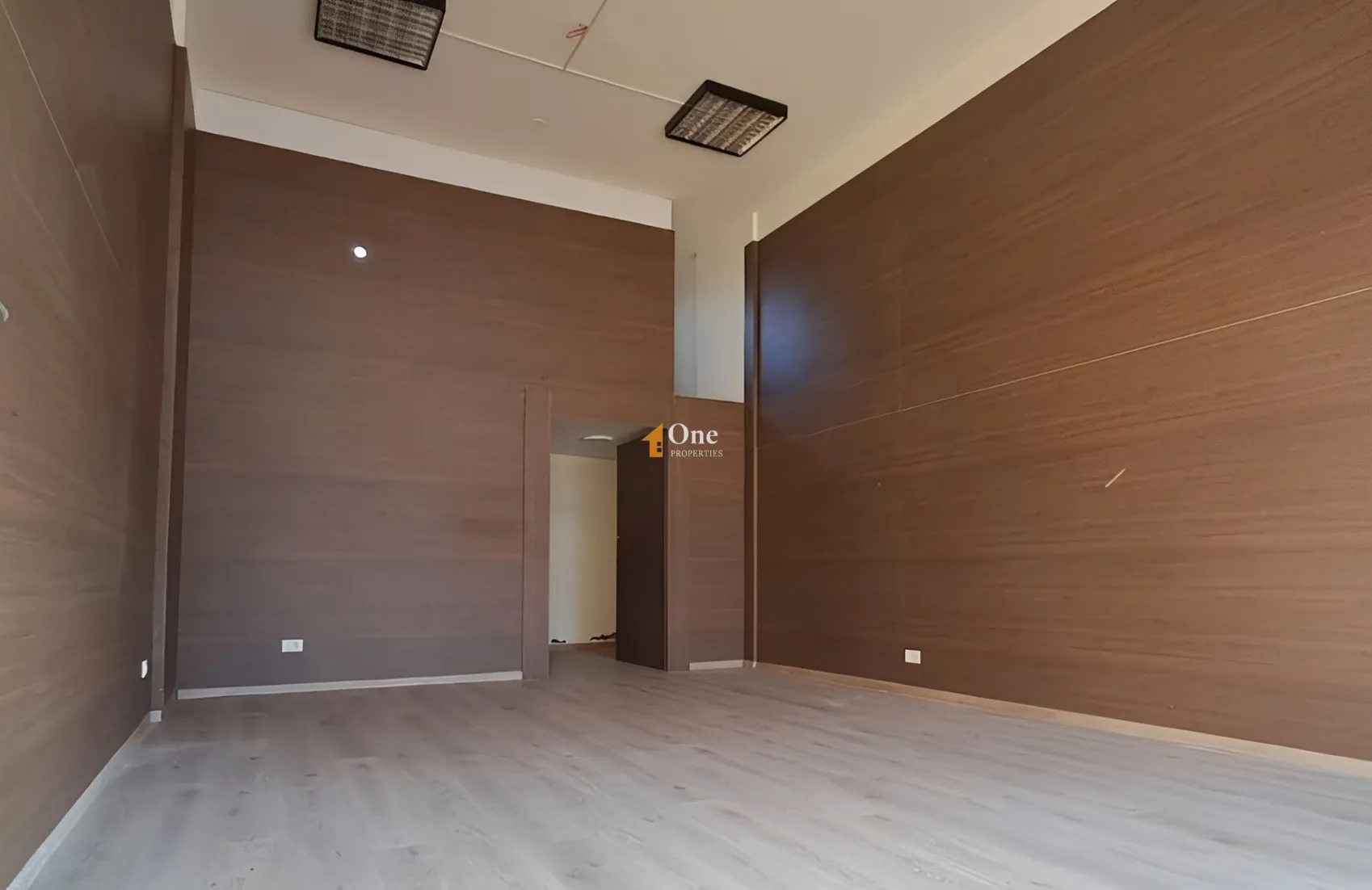 Shop for Rent in Nahr Ibrahim, Lebanon