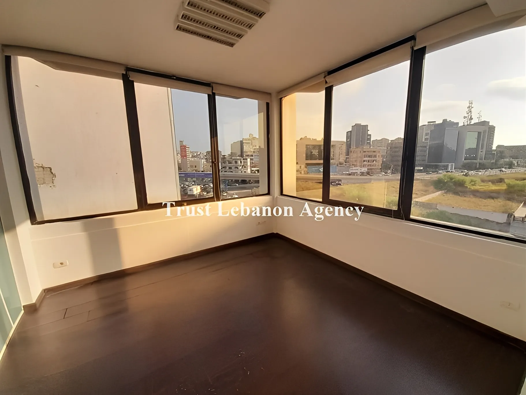 Office for rent in Metn, Mkalles