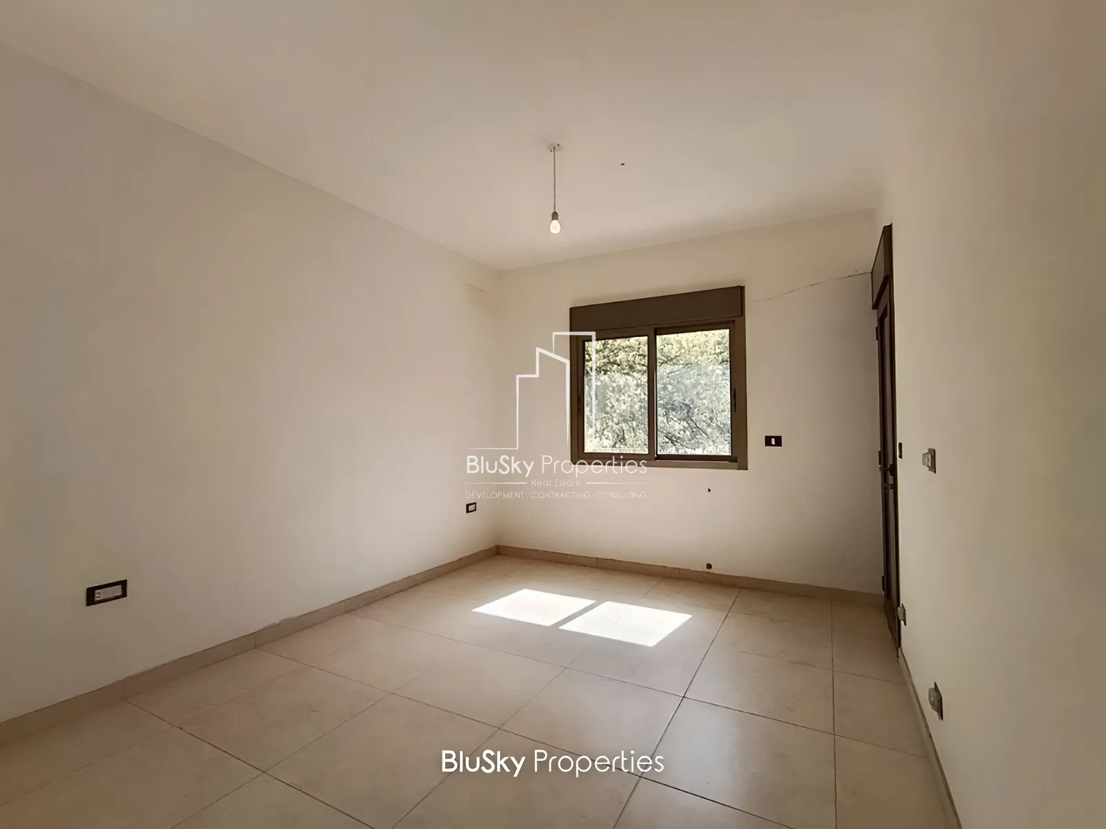 Apartment for Sale in Haret Sakher