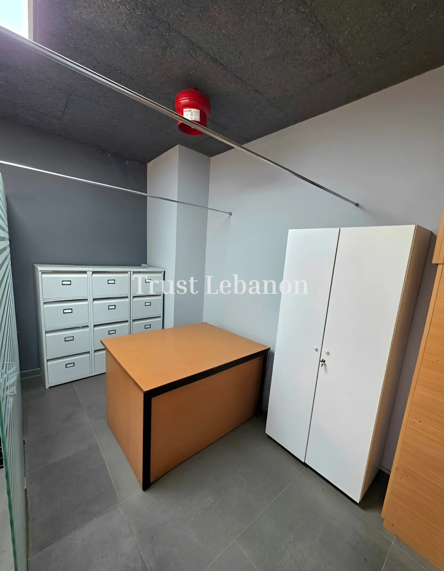 Office for sale in Forn El Chebbak