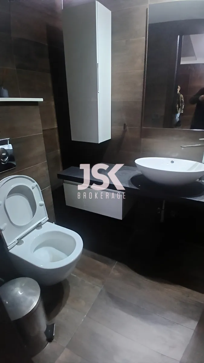 Office for rent in Sin El Fil