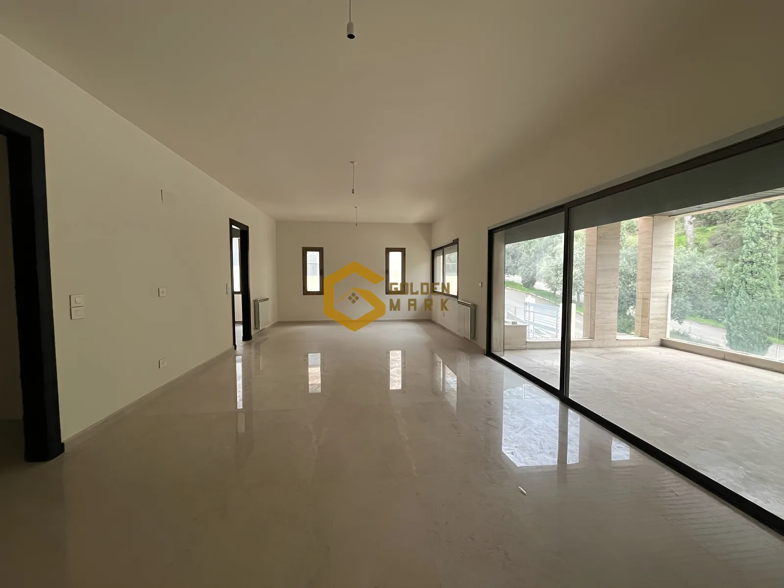 Apartment for Sale in Ballouneh - 4 bed, 4 bath