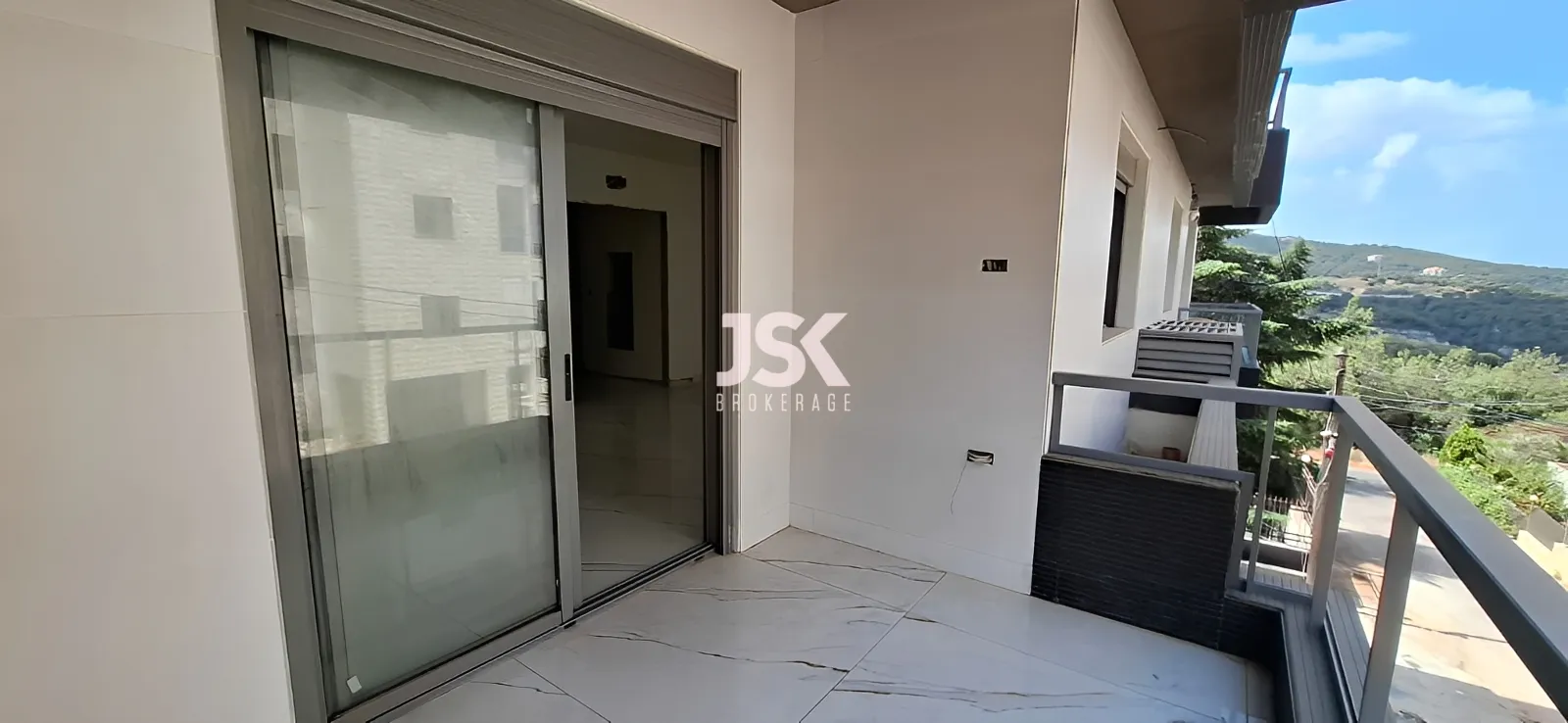Apartment for Sale in Qennabet Broummana