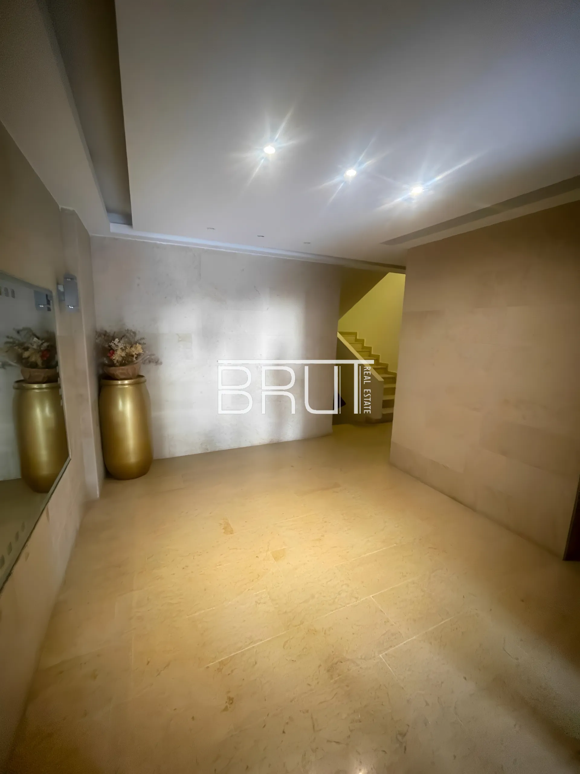 Apartment for Sale in Ballouneh