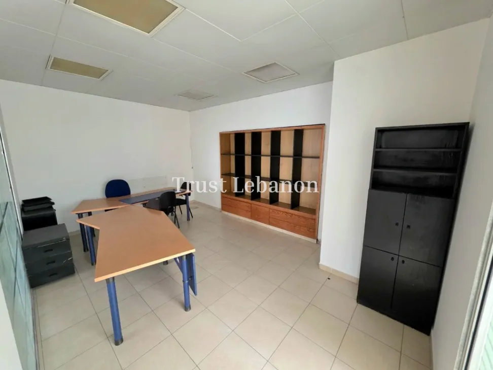 Office for rent in Mkalles, Lebanon