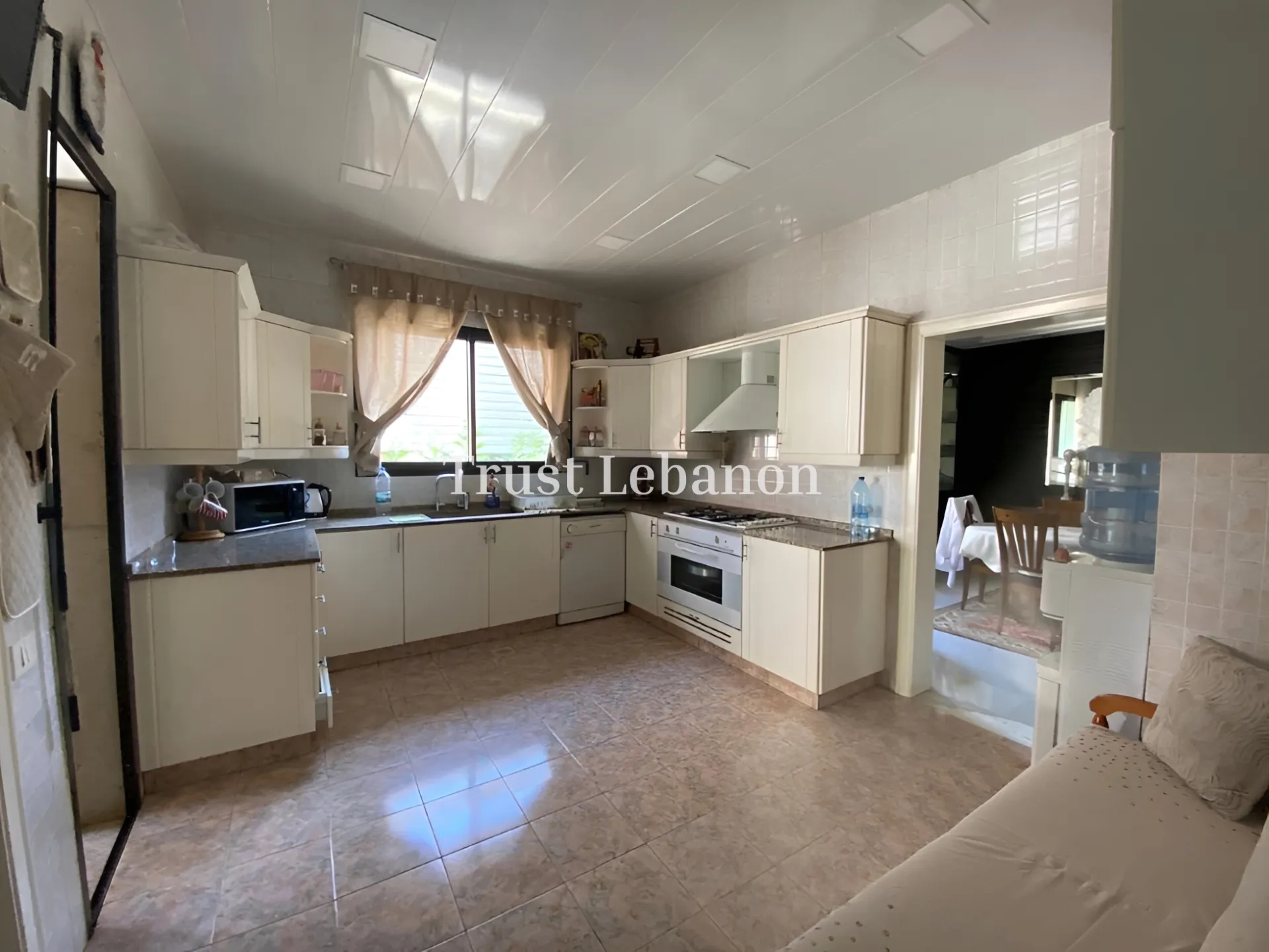 Apartment for rent in Baabdat