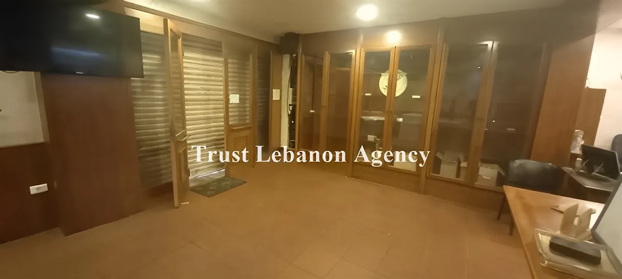 Commercial Property For Rent in Achrafieh,