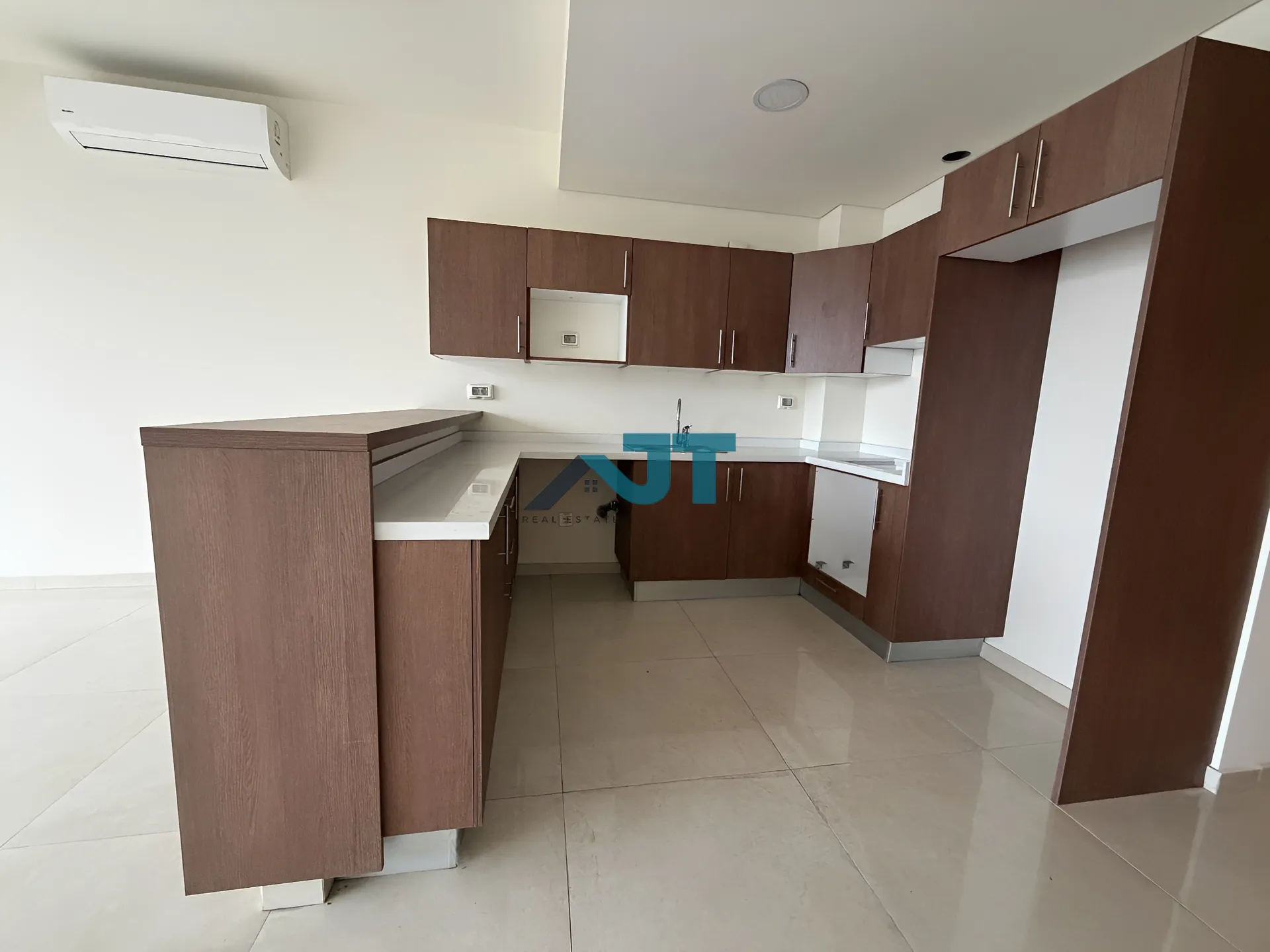Apartment in Achrafieh, beirut, lebanon - 2 bed, 2.0 bath
