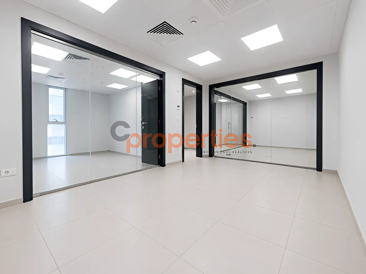 Office for rent in Ramleh Al Bayda, Beirut, Lebanon