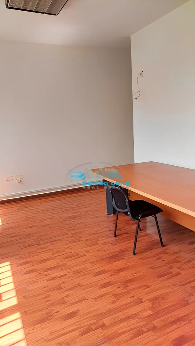 Office for rent in Dekwaneh