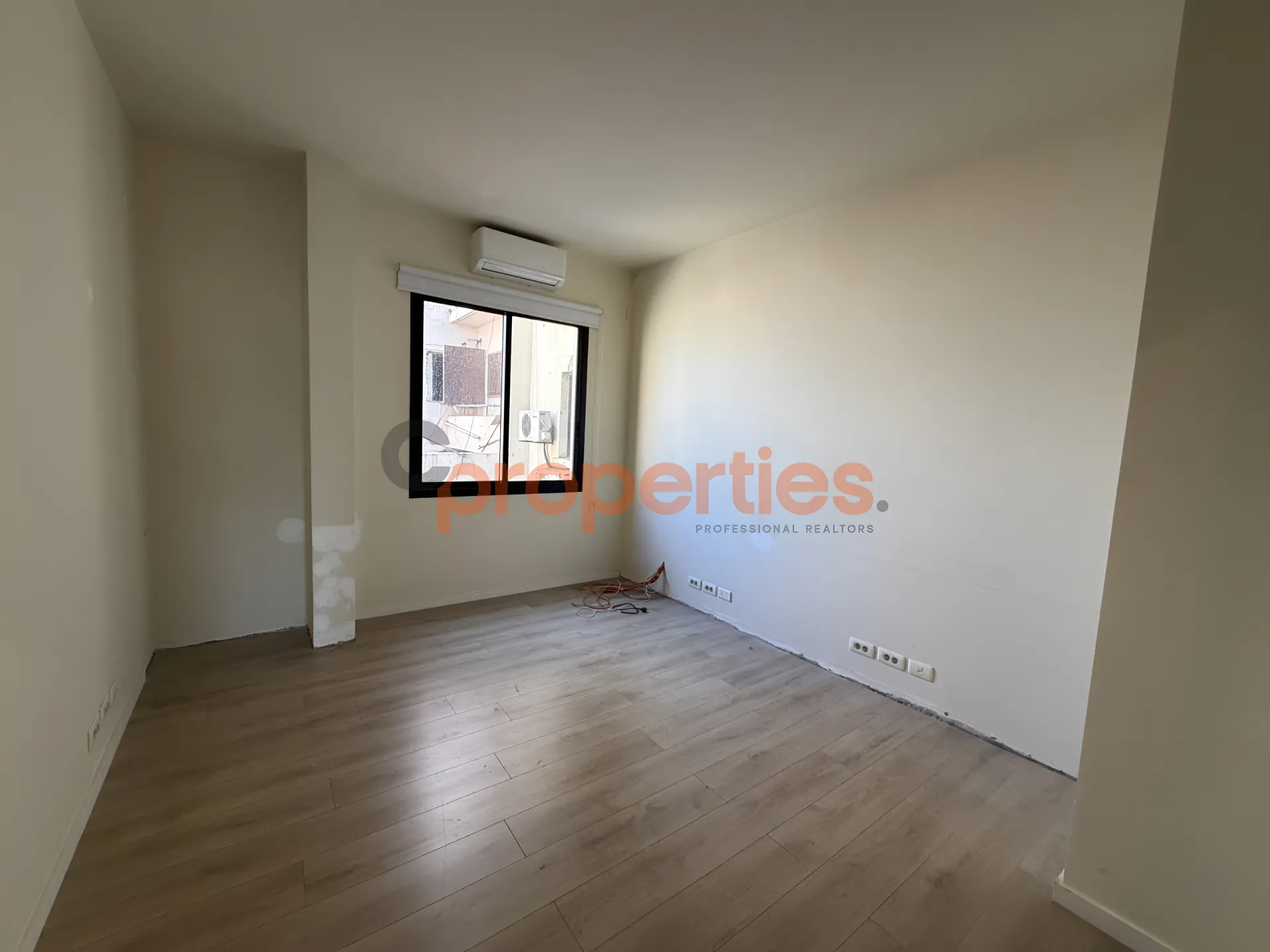 Office for Rent in Saifi Village