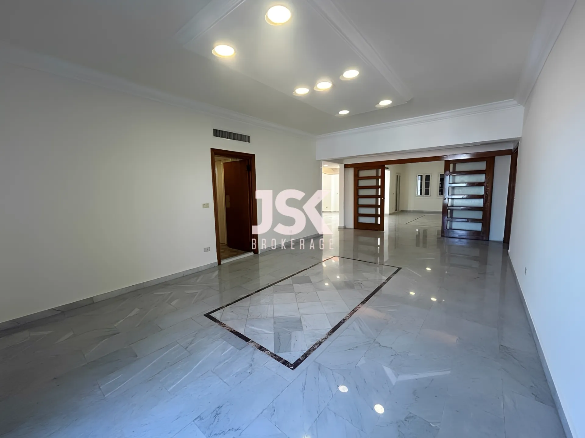 Apartment for Rent in Downtown - 4 bed, 3 bath