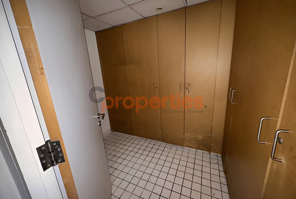 Office for Rent in Forn El Chebbak