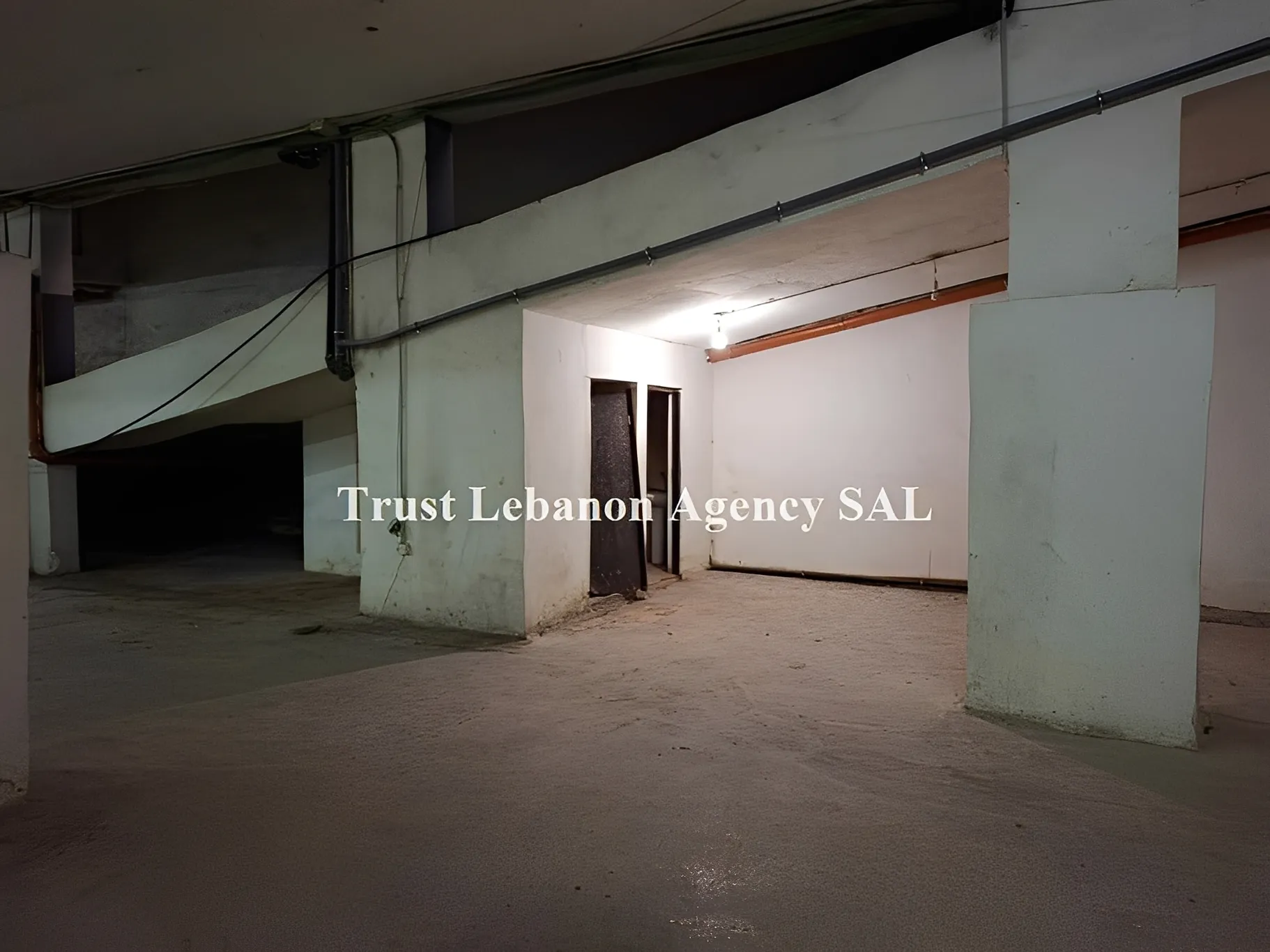 Commercial Property For Rent in Beirut, Dahieh
