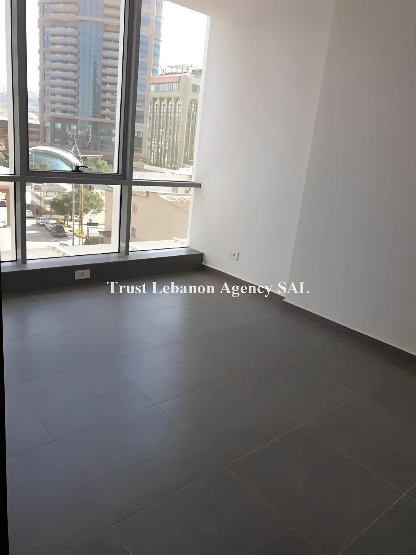 Office for sale in Metn, Horsh Tabet