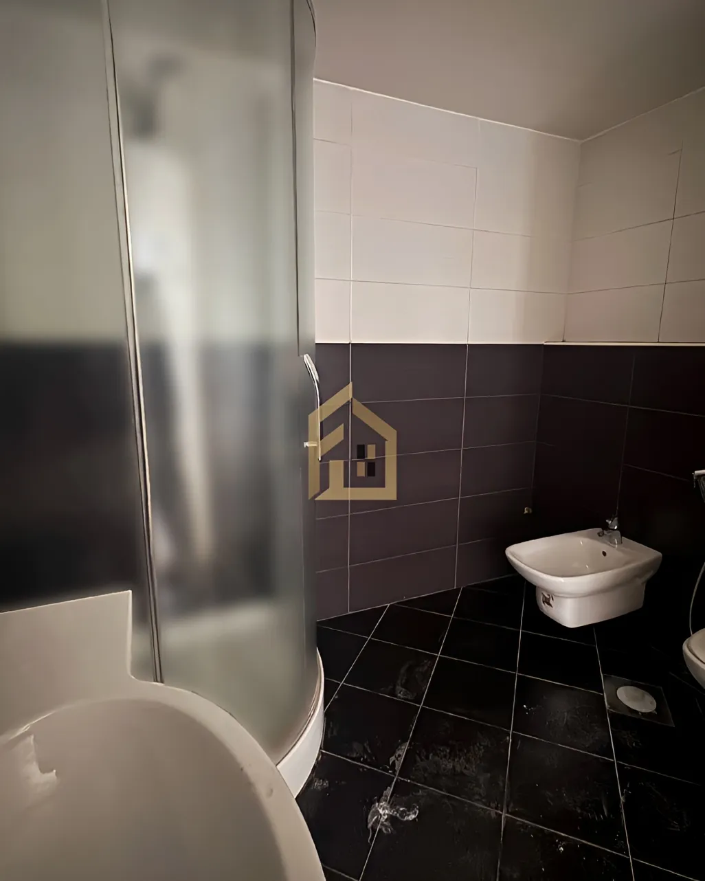 Apartment for rent in Ramleh Al Bayda, Beirut, Lebanon