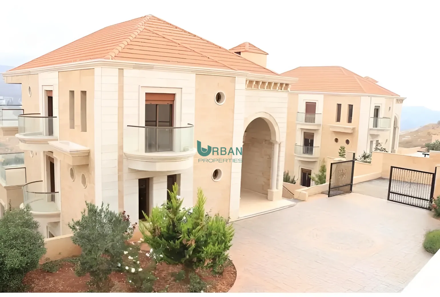 Residential in Rwaysat saoufar, lebanon - 8 bed, 8.0 bath