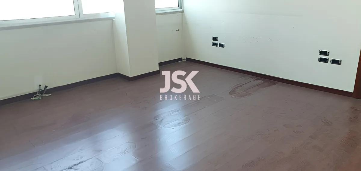 Office for rent in Sin El Fil