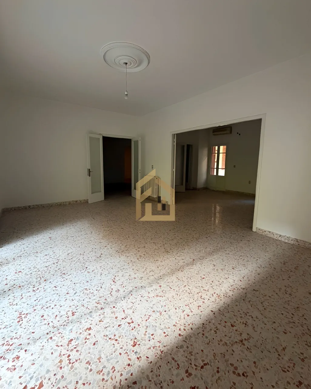 Apartment for rent in Achrafieh, Beirut, Lebanon - 3 bed, 2 bath
