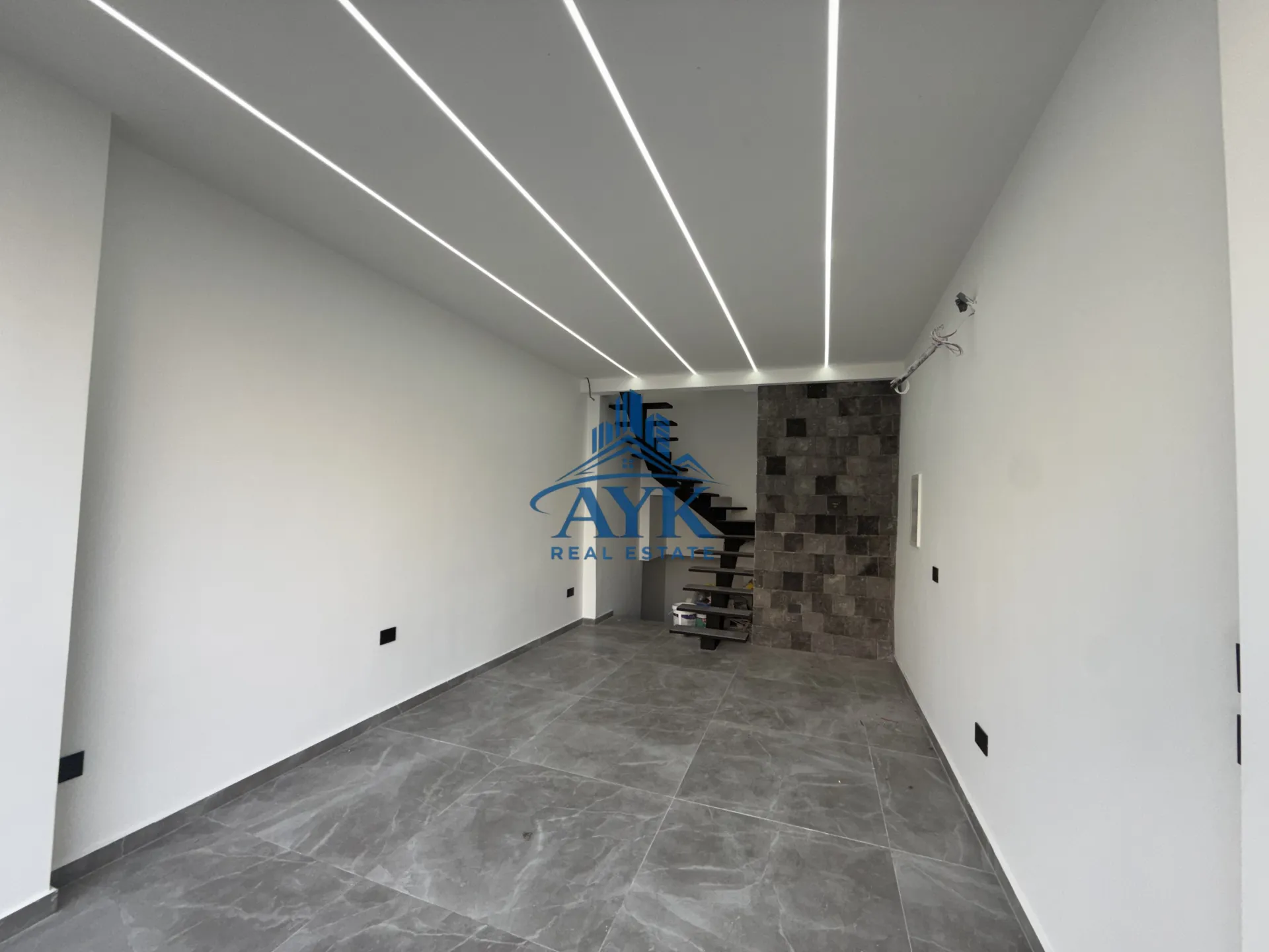 Shop for rent in Jdeideh
