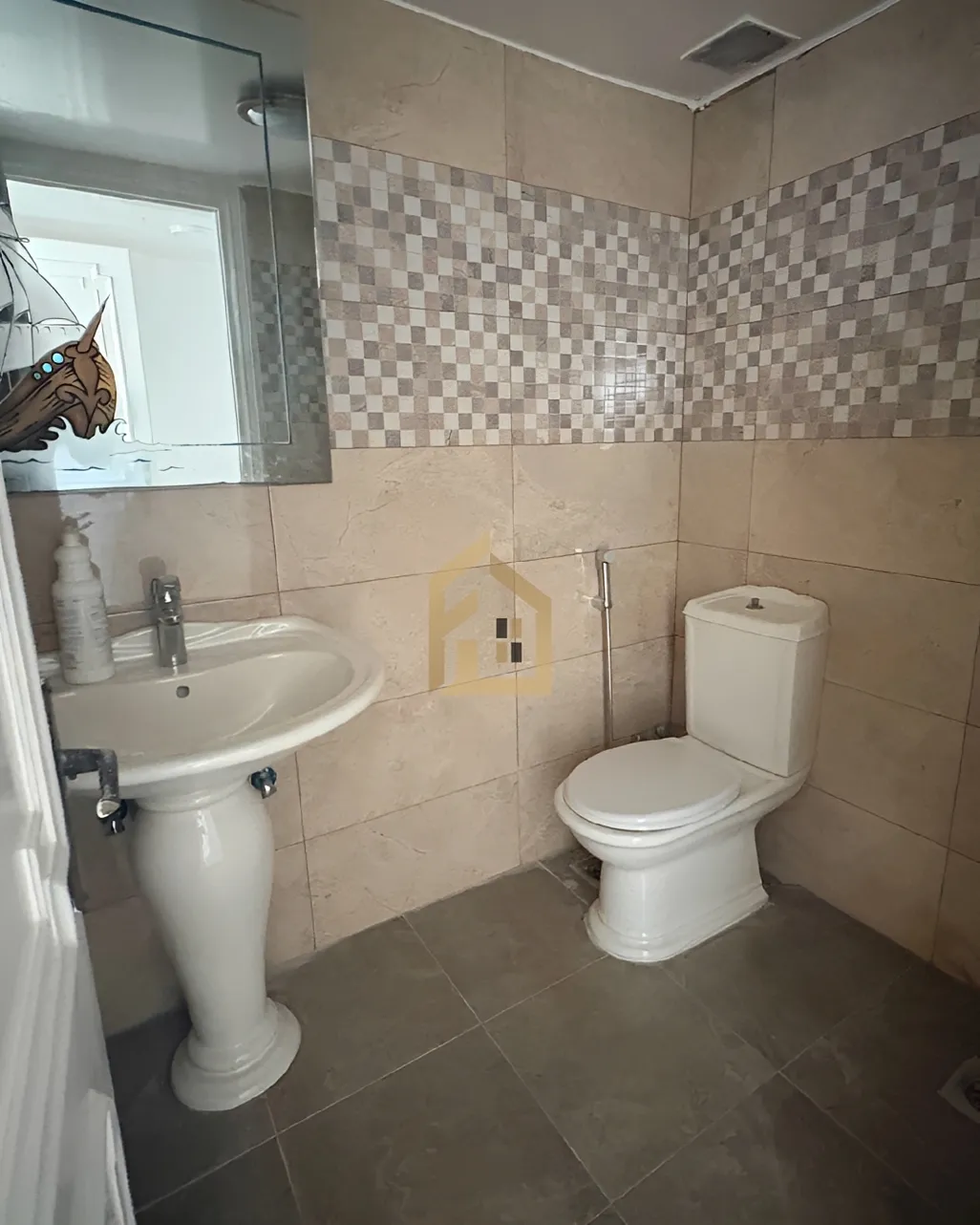 Apartment for rent in Ramleh Al Bayda, Beirut, Lebanon