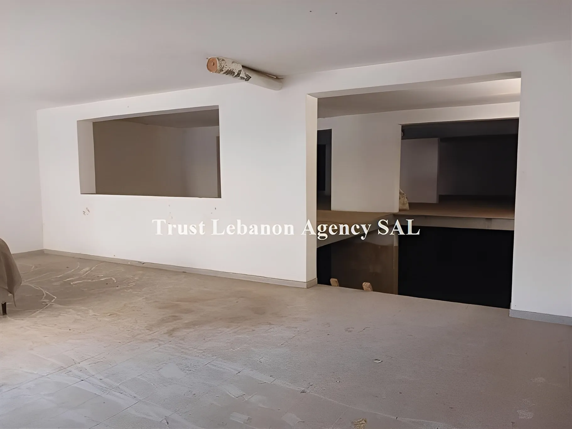 Commercial Property For Sale in Metn, Dekweneh