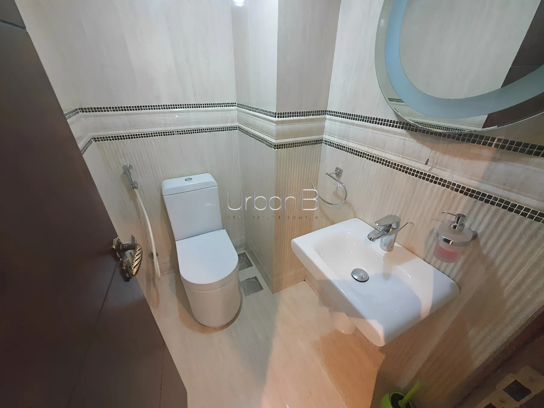 Apartment for Rent in Ain Al Mraiseh, Beirut, Lebanon
