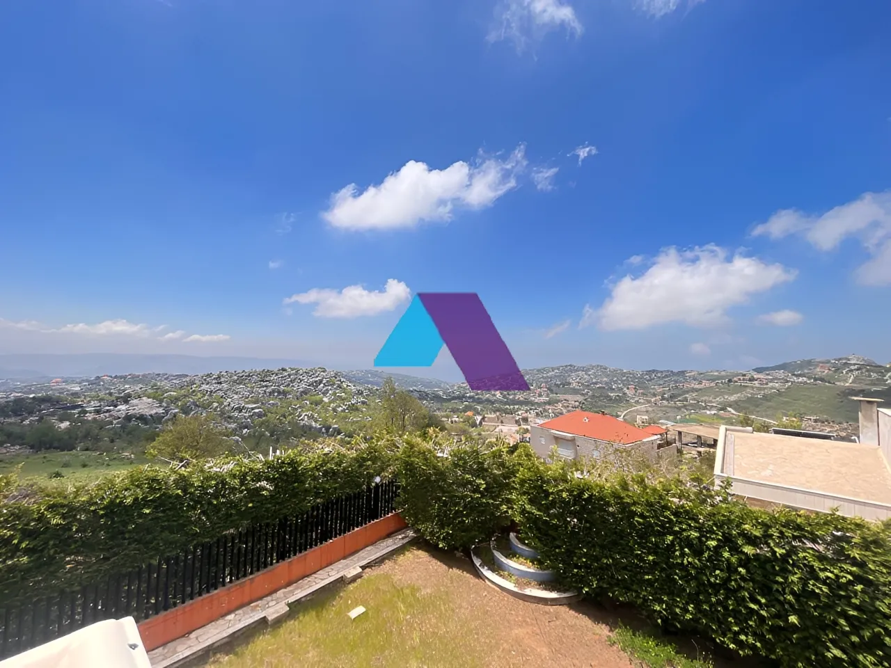 Villa for Sale in Aachqout