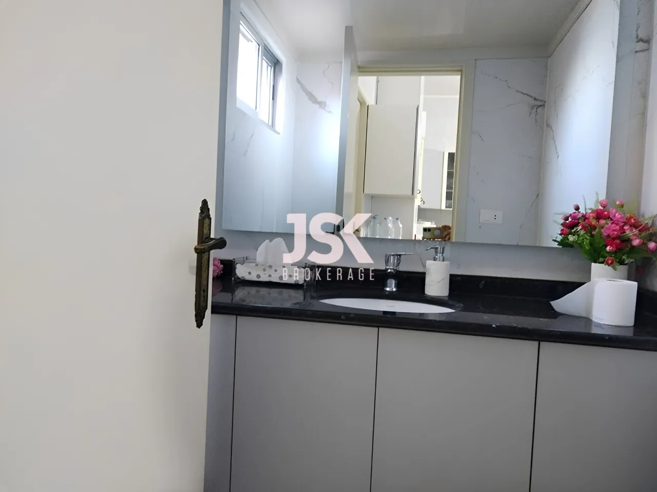 Villa for Sale in Haret Sakher
