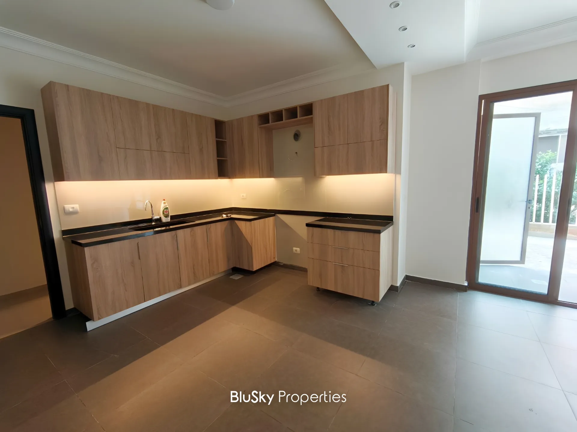 Apartment for rent in Mazraat yachoua, lebanon