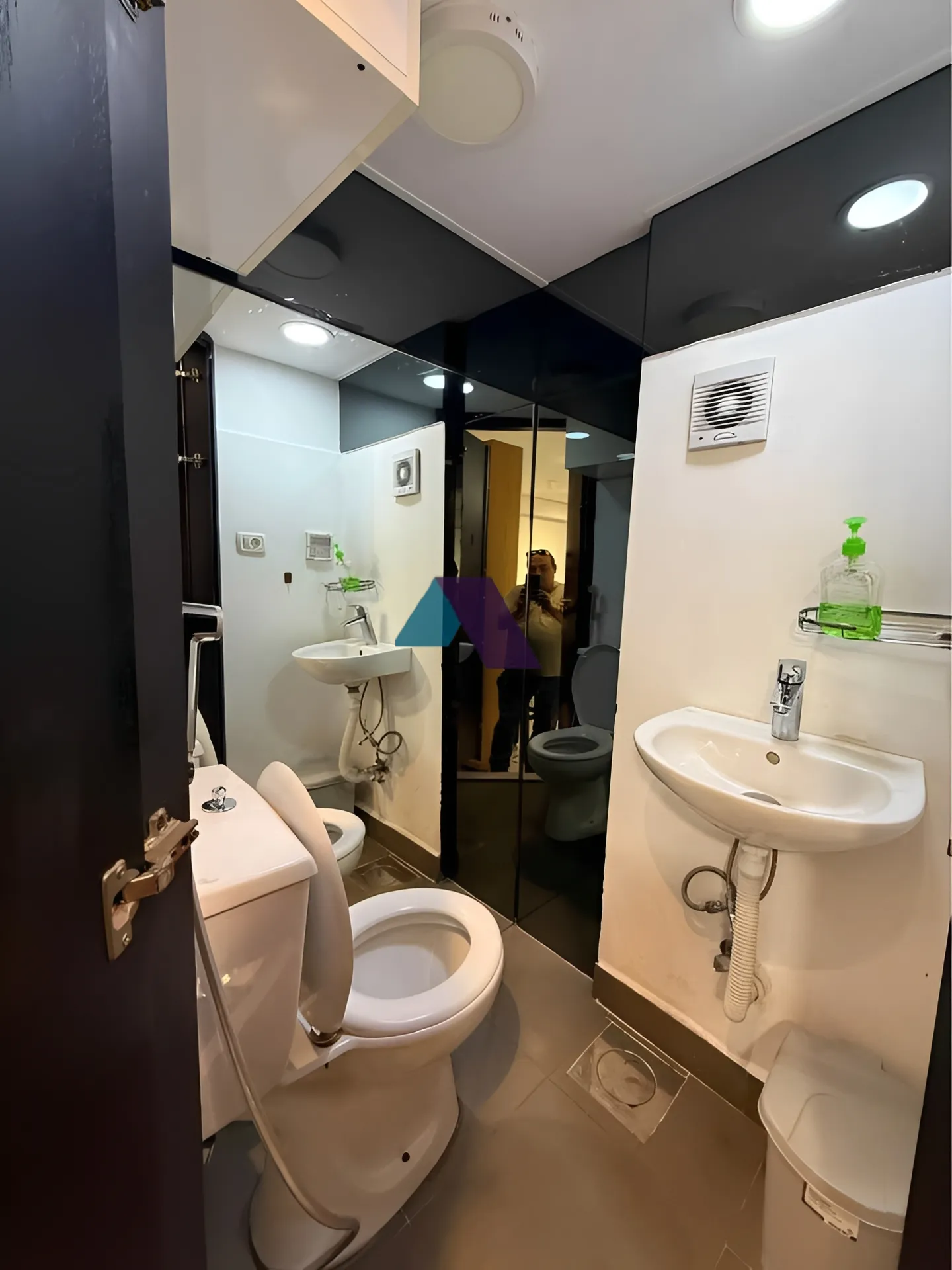 Shop for sale in Achrafieh