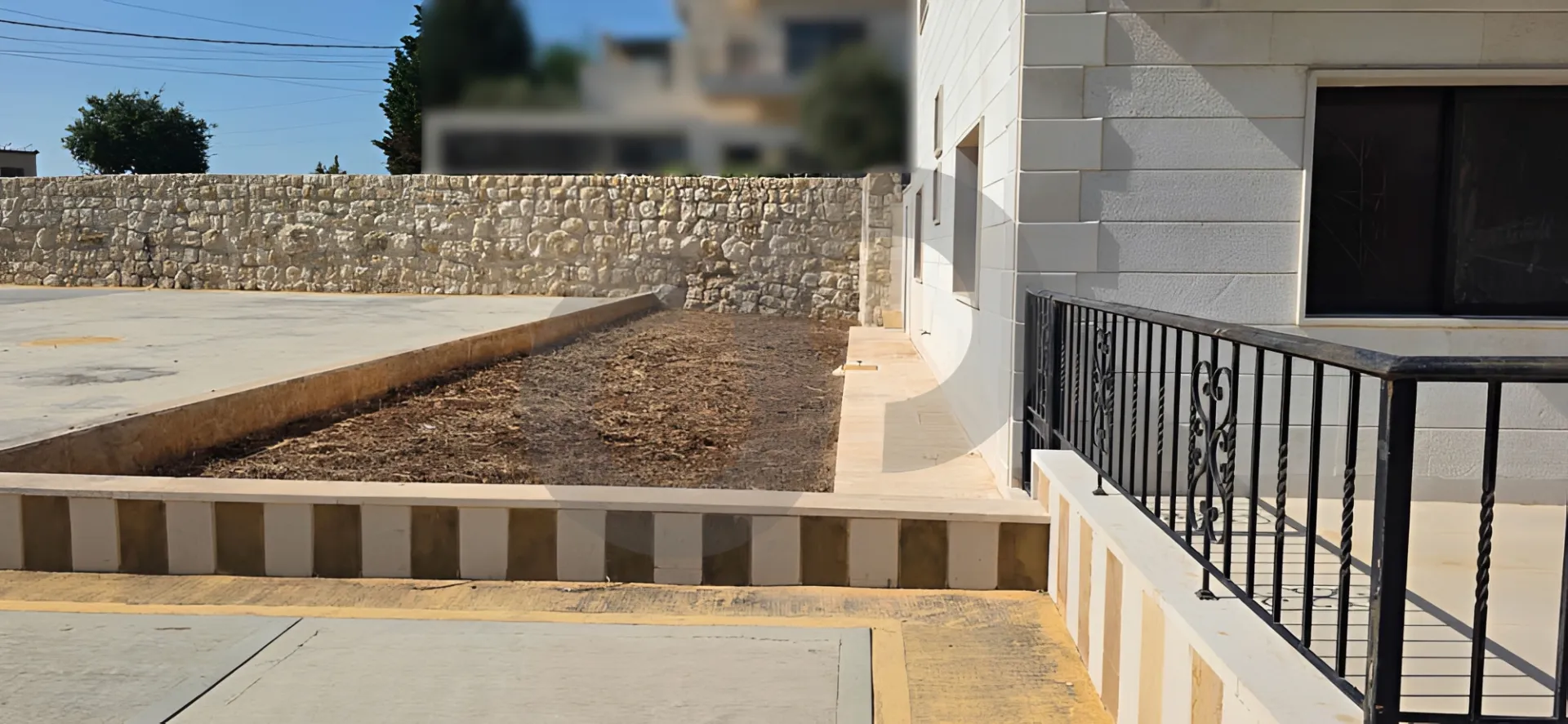 Building for Sale in Koura