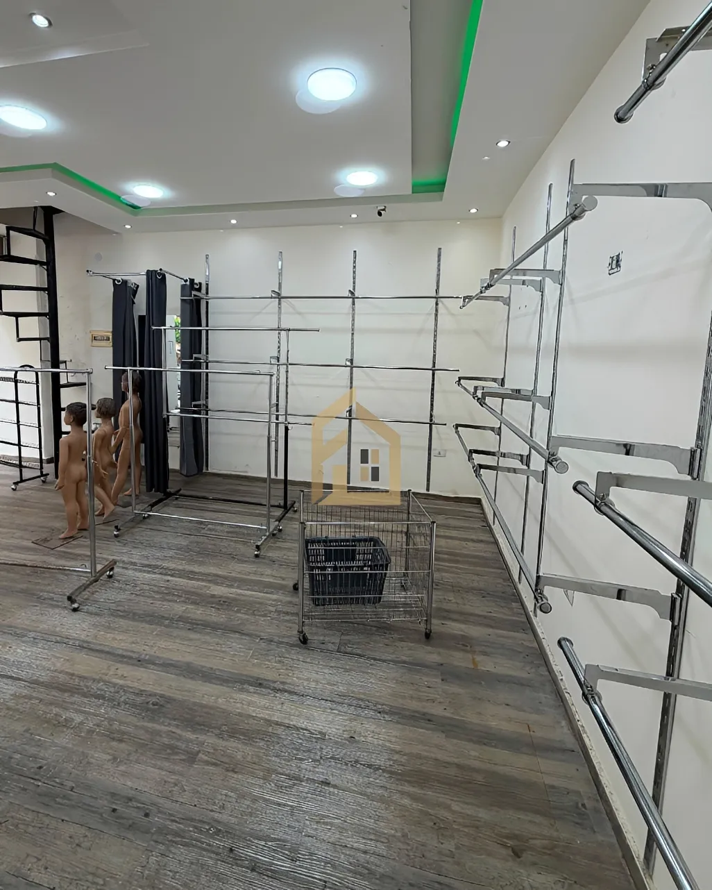 Shop for rent in Tariq El Jdideh, Beirut, Lebanon