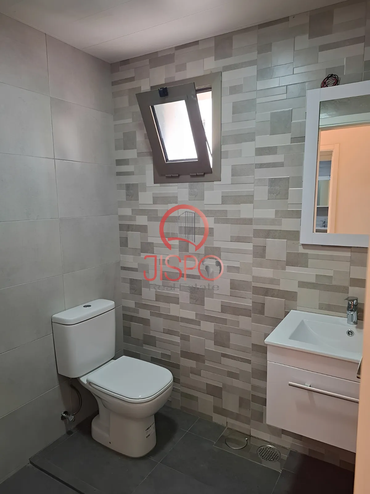 Apartment for Sale in Haret Sakher