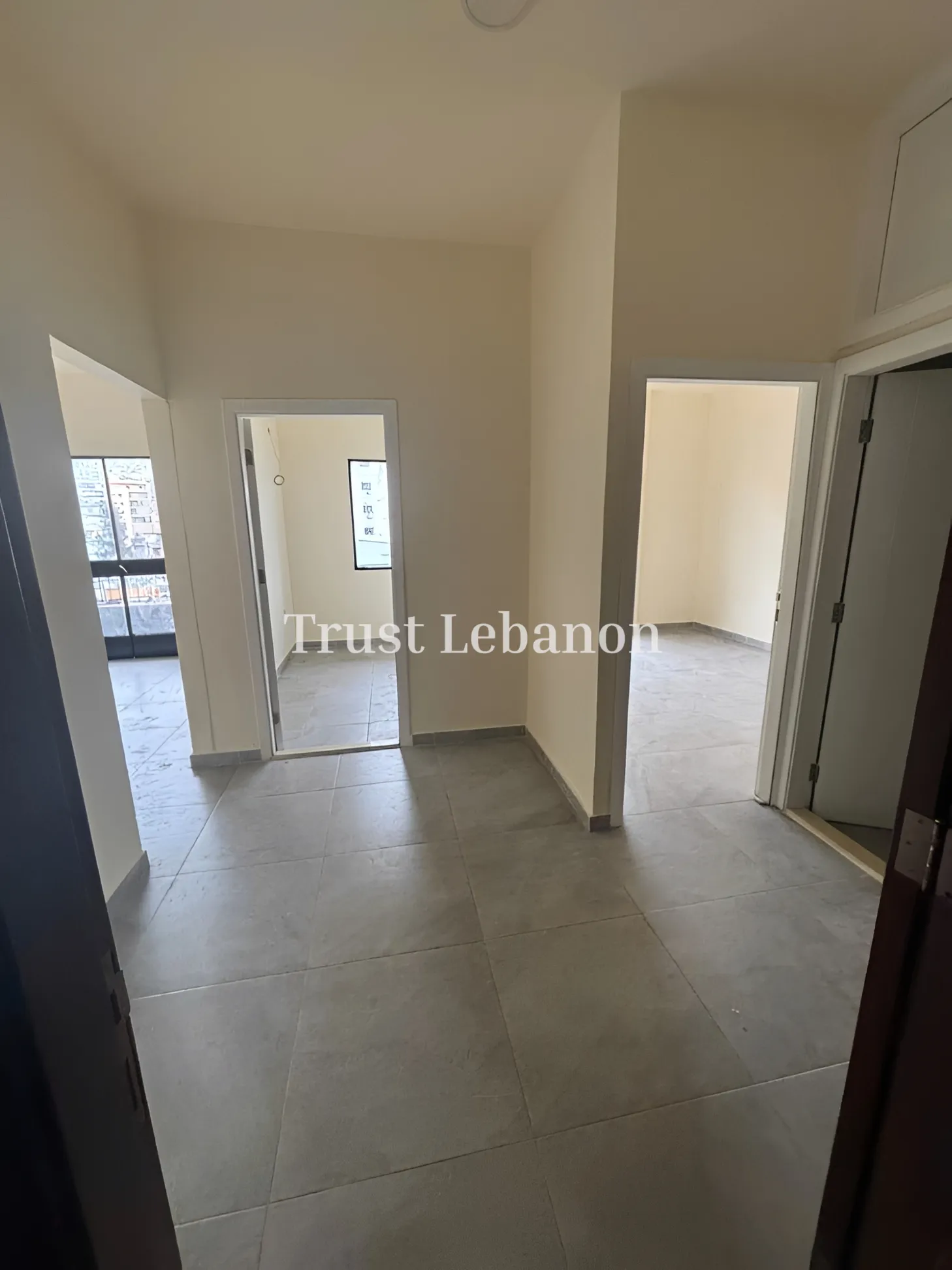 Office for rent in Baouchriyeh