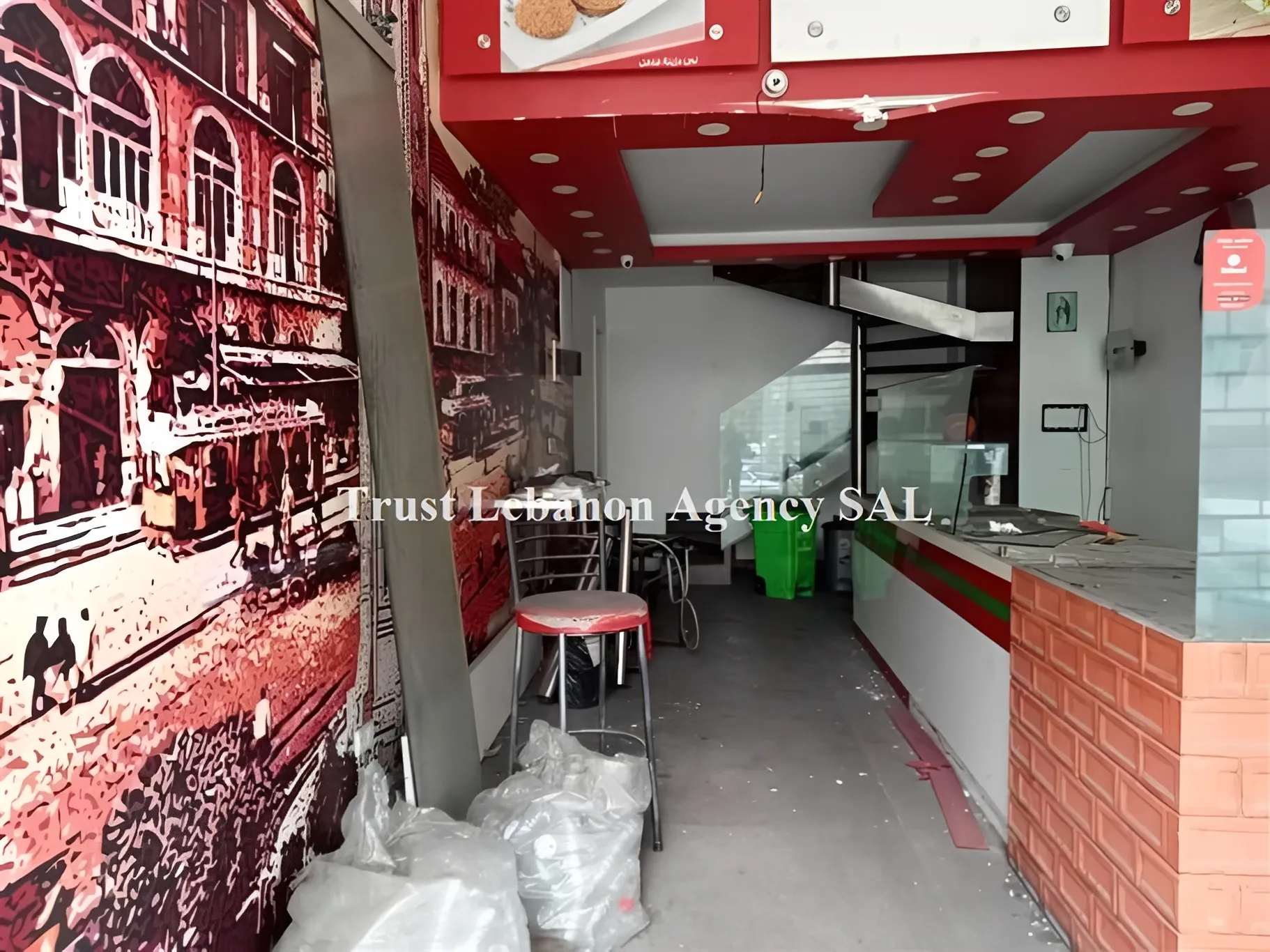 Shop For Rent in Achrafieh, Sessine