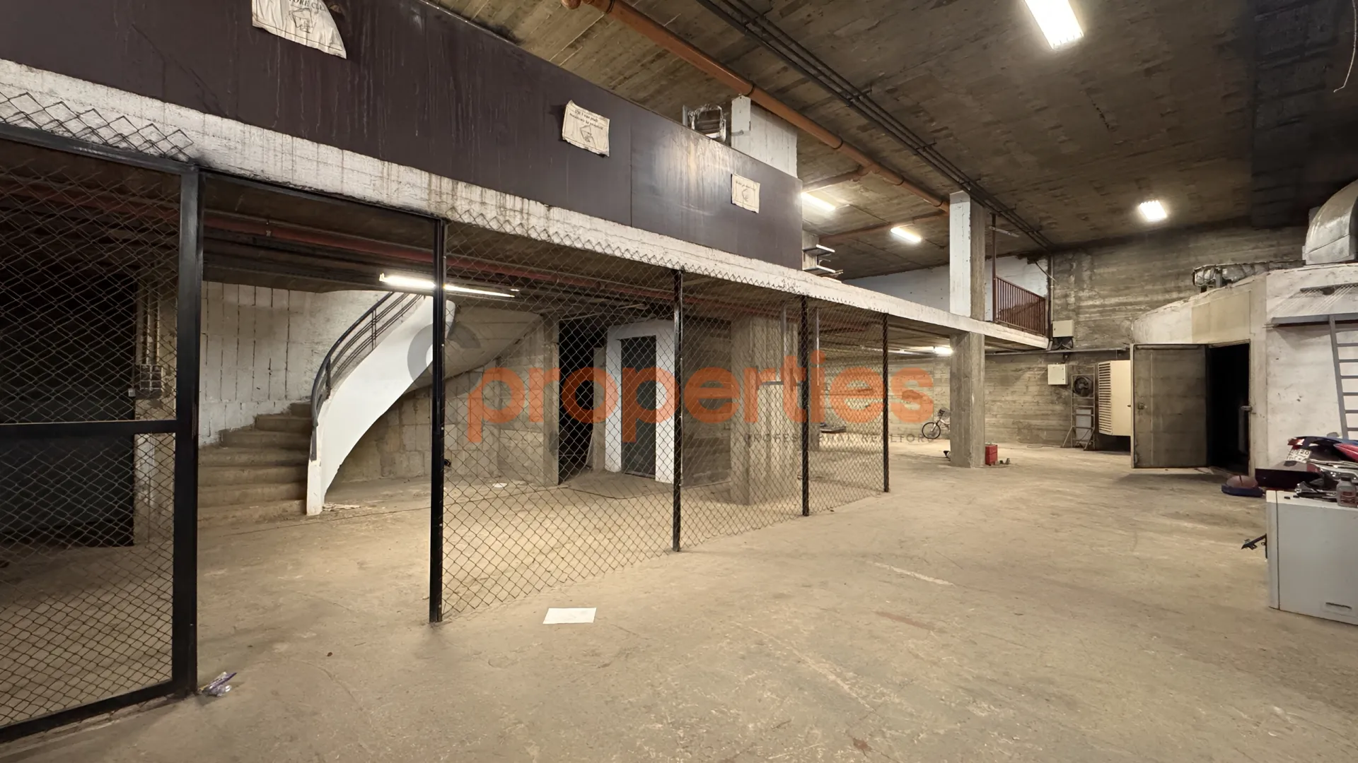 Warehouse for Rent in Aaoukar
