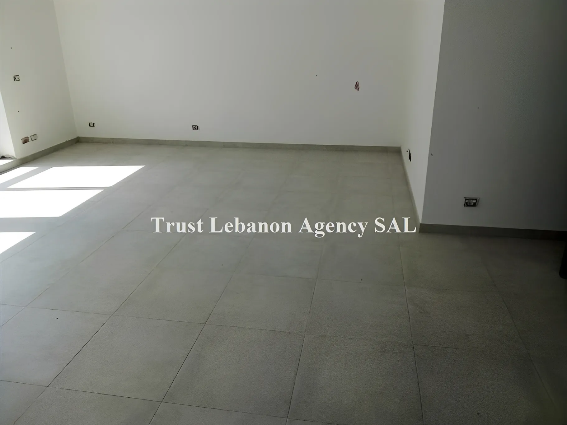 Office for rent in Metn, Sin El Fil