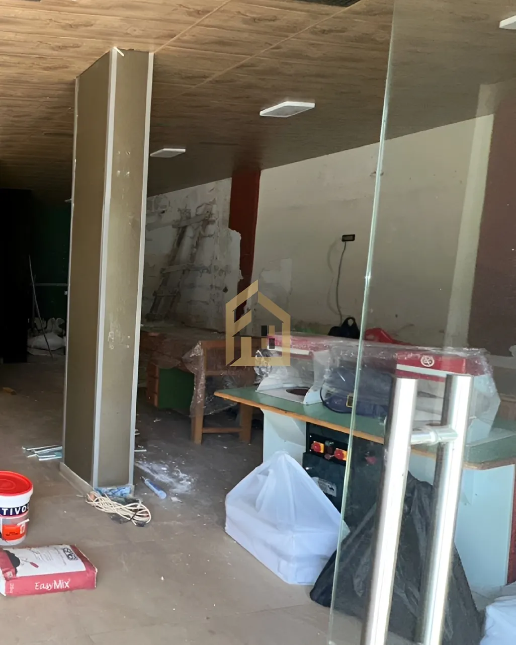 Shop for rent in Dbayeh, Lebanon