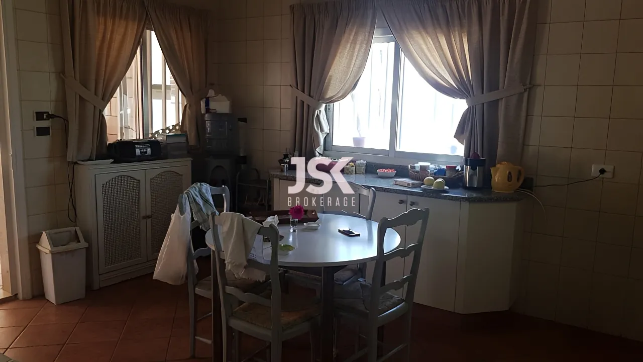 Building for Sale in Faitroun