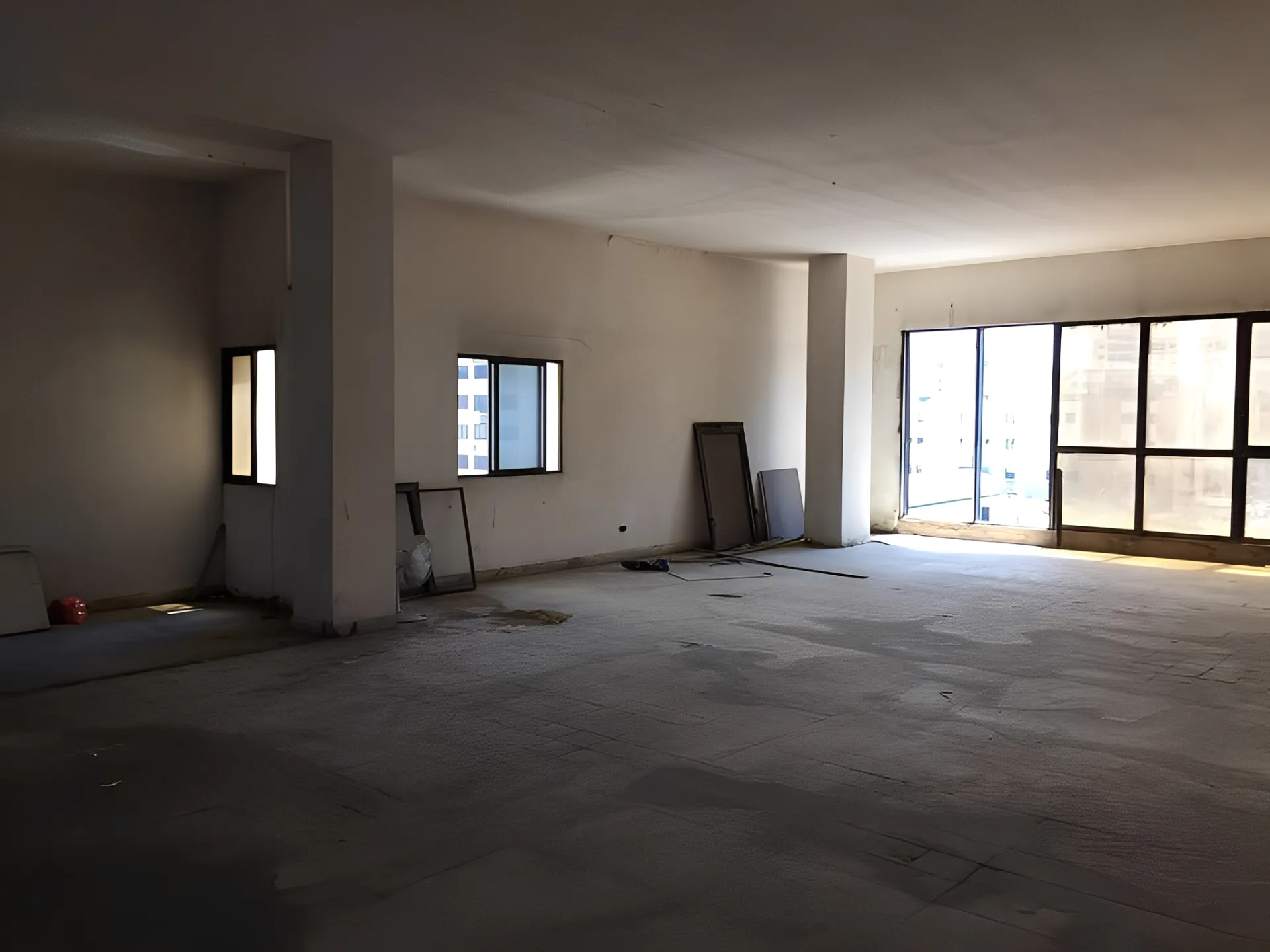 Showroom Property For Sale in Metn, Dawra
