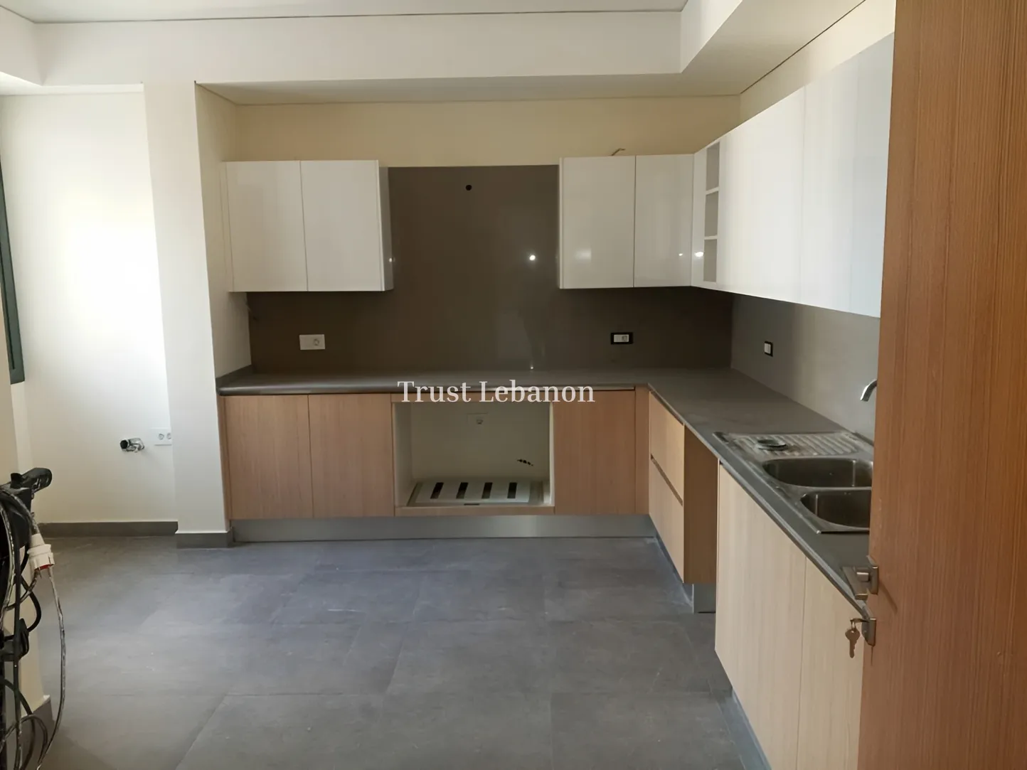 Apartment for rent in Hamra, Beirut, Lebanon