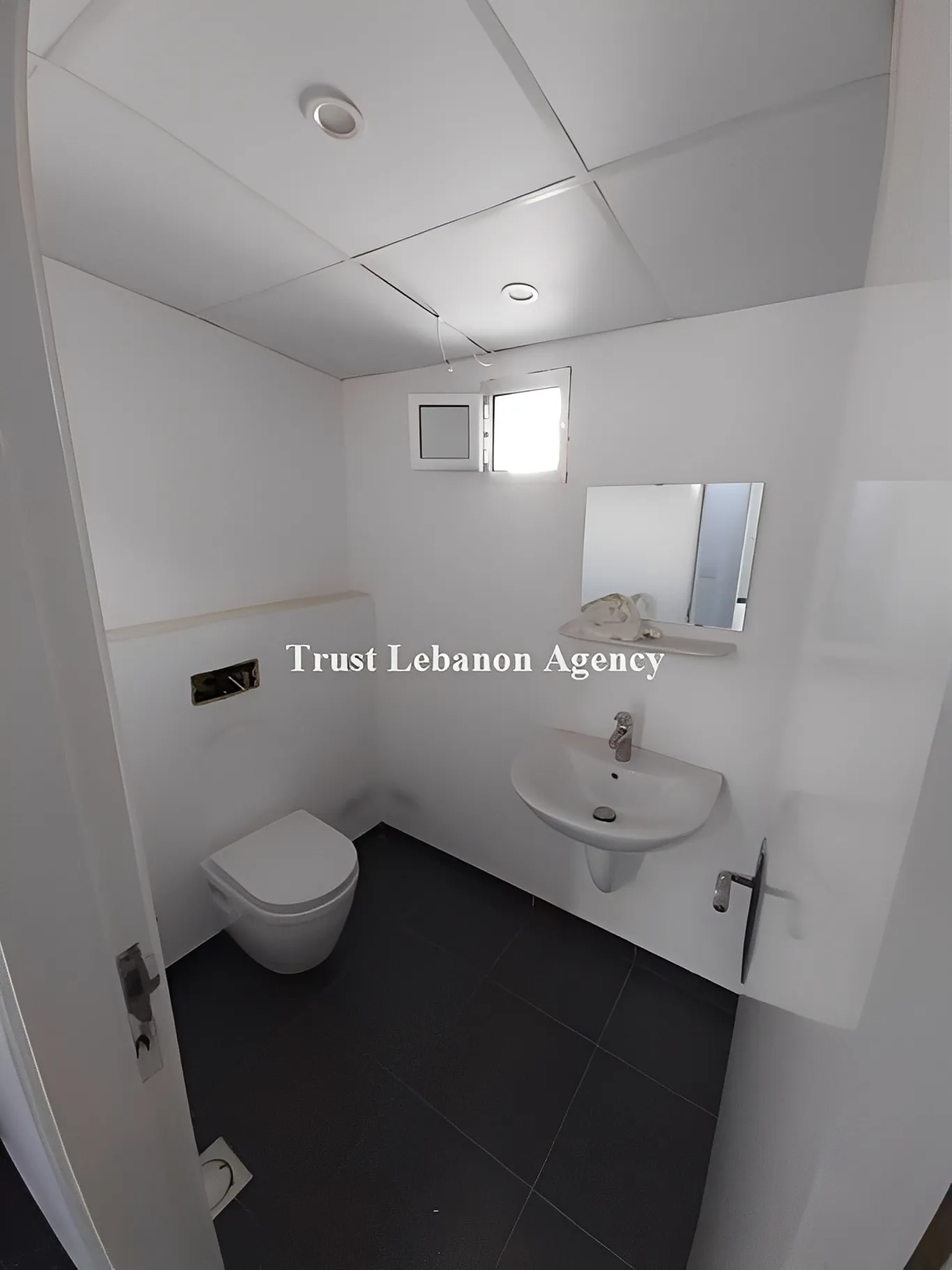 Office for rent in Baabda, Hazmieh