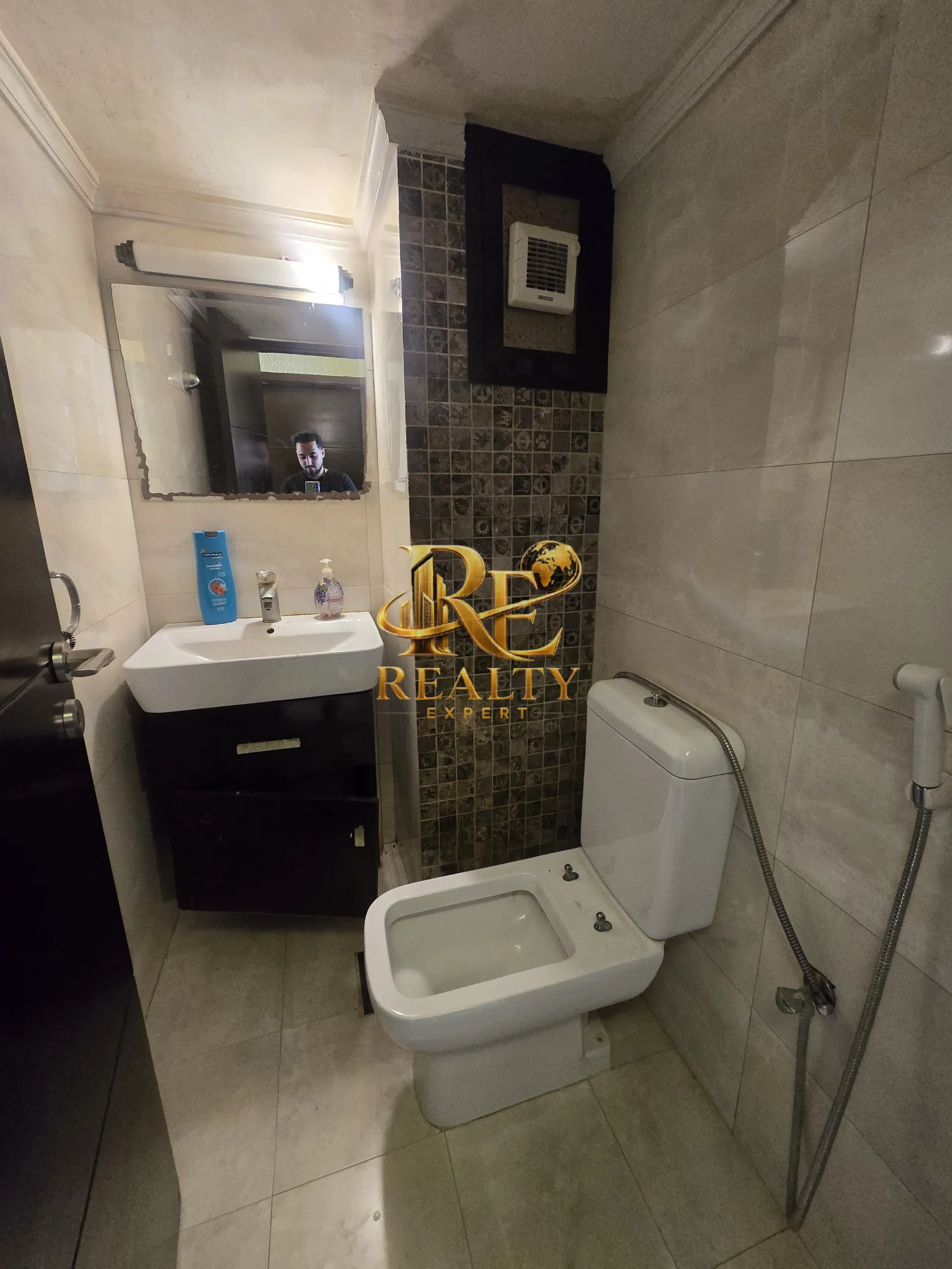 شقة for sale in حدث، لبنان