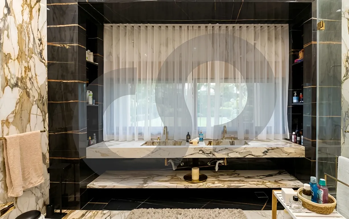 Building for Sale in Koura