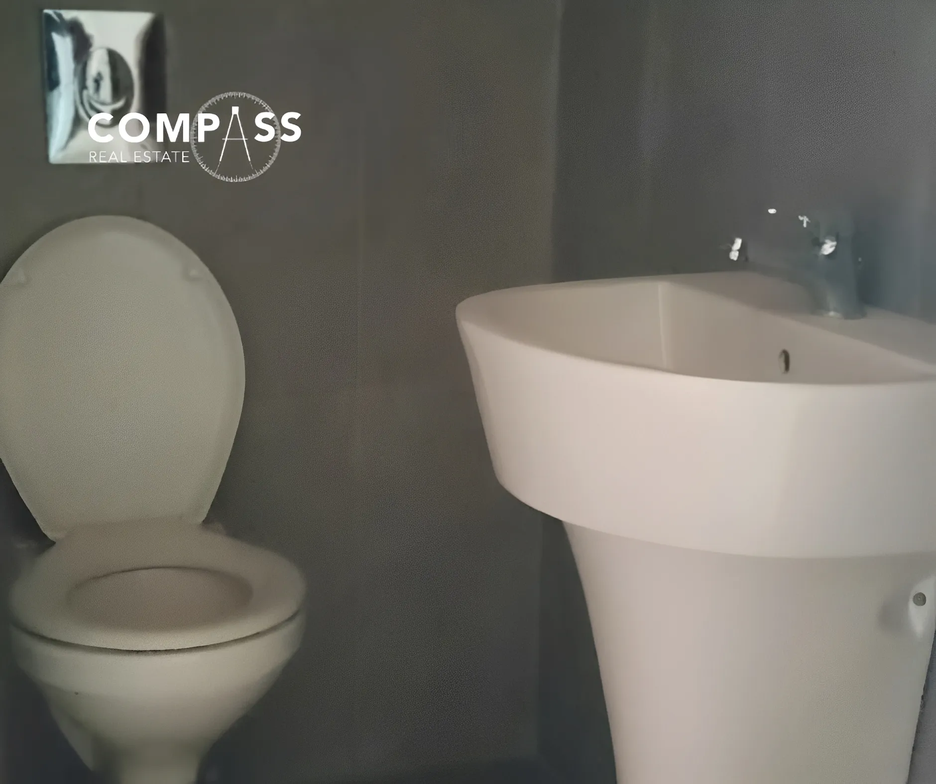 Apartment for rent in Achrafieh, Beirut, Lebanon - 2 bed, 2 bath