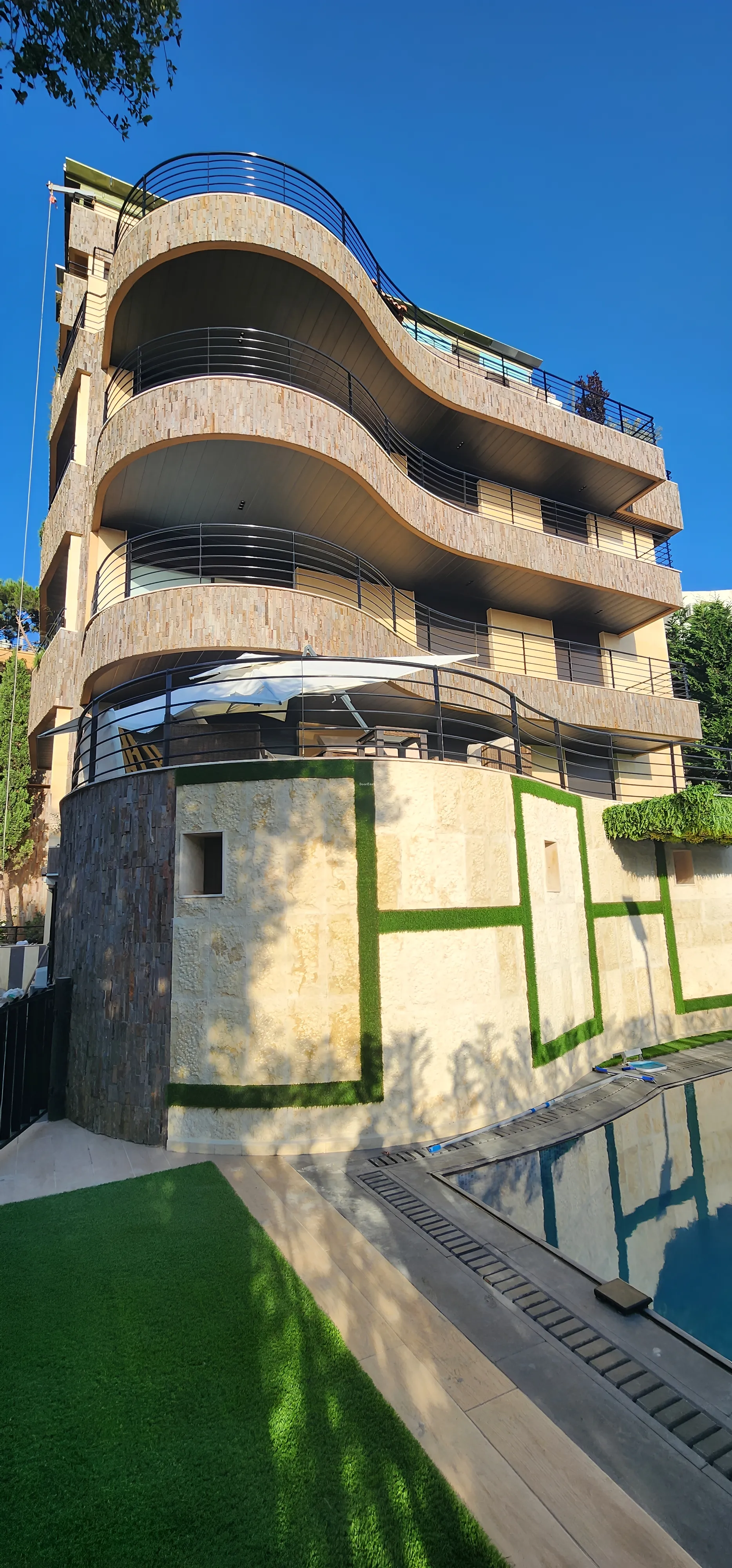 Residential for sale in Ballouneh, lebanon
